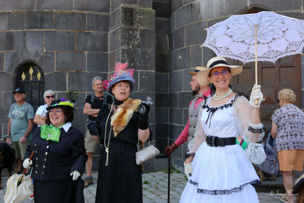 Défilé belle époque des 125 ans du Funiculaire - Le 14 juillet 2023 - Le Mont Dore - Massif du Sancy - Auvergne - France 