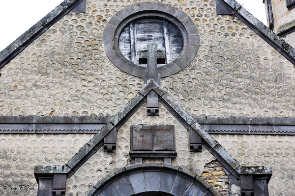 Tympan du Temple de La Bourboule - Auvergne - France