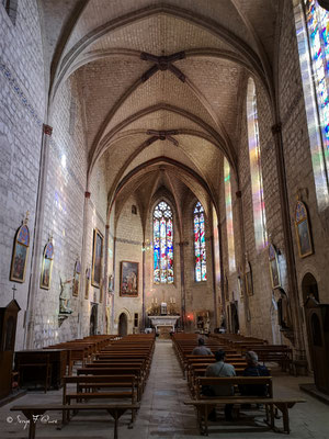 Collégiale St Pierre de La Romieu, au nord du Gers, fut fondé au XIVe s. par le Cardinal Arnaud d'Aux, personnage influent de la cour pontificale de Clément V - France - Sur le chemin de Compostelle