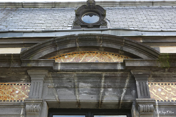 Détail de la façade du Casino de La Bourboule - Auvergne - France