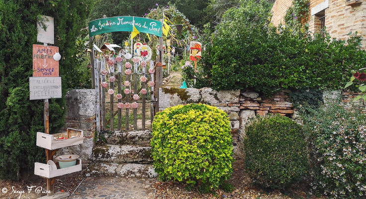 Entrée du village à Auvillar - France - Sur le chemin de Compostelle