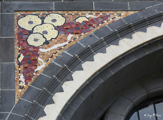 Détail de la façade du Casino de La Bourboule - Auvergne - France