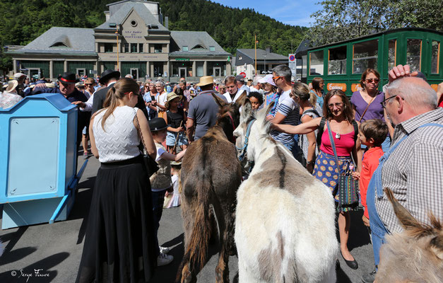 Défilé belle époque des 125 ans du Funiculaire - Le 14 juillet 2023  - Le Mont Dore - Massif du Sancy - Auvergne - France 