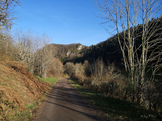 Petite route de Chibet à Châteauneuf - Mes randonnées - Massif du Sancy - Auvergne - France