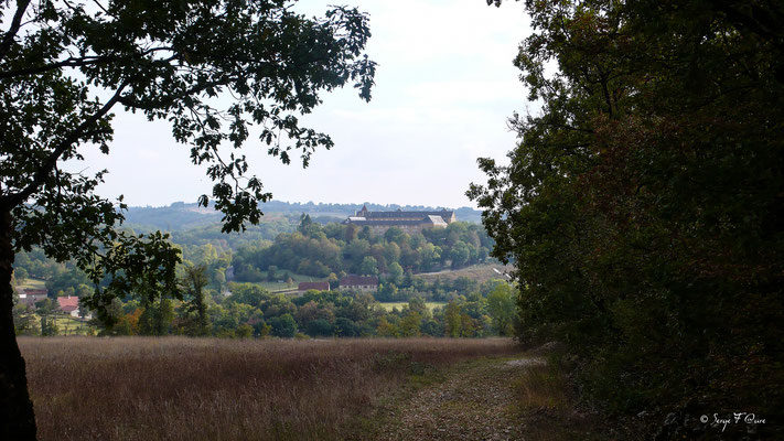 En allant en direction de Vers - Sur le chemin de Compostelle