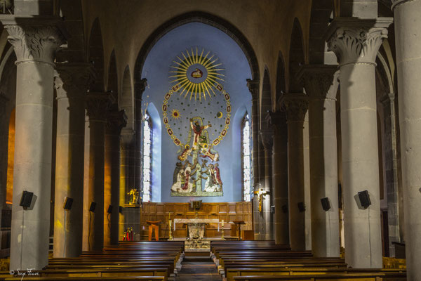 Intérieur de l'église St Pardoux - Le Mont-Dore - Massif du Sancy - Auvergne - France