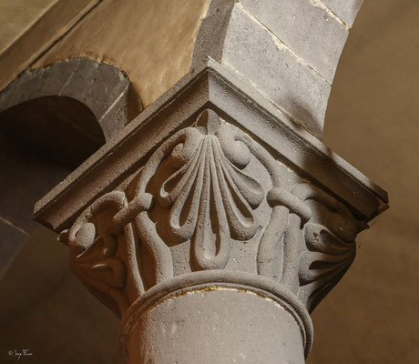 Chapiteaux - Intérieur de l'église St Pardoux - Le Mont-Dore - Massif du Sancy - Auvergne - France