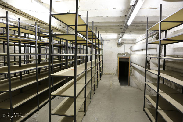 Salle des coffres dans les souterrains recueillant le trésor de la banque de France sous le gouvernement de Vichy au Médicis Palace à La Bourboule - Auvergne - France
