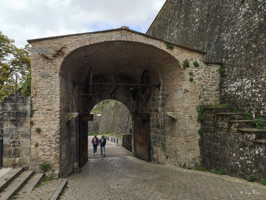 Entrée de la citadelle de Pampelune - Sur le chemin de Compostelle