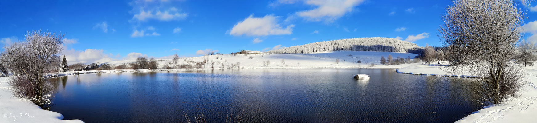 Plan d'eau du pré Cohadon - Murat-le-Quaire - Massif du Sancy - Auvergne - France