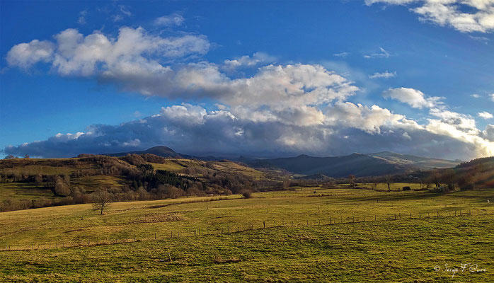 Le massif du Sancy vu de Perpéza - Auvergne - France