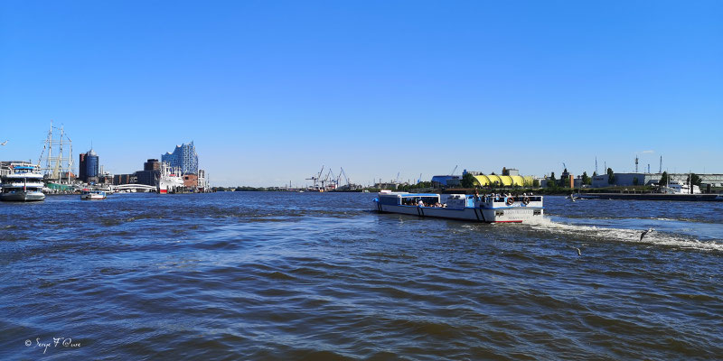 Le port de Hambourg - L'Elbe - Allemagne - Hamburg - Deutchland