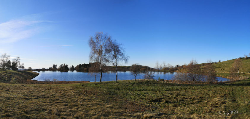 Plan d'eau du pré Cohadon - Murat-le-Quaire - Massif du Sancy - Auvergne - France