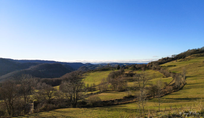 St-Sauves d'Auvergne vu des Escures Hautes – commune de Murat-le-Quaire