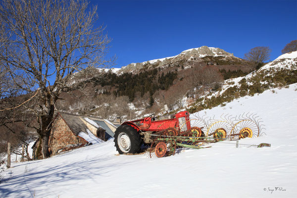 Chez Ramade - le Mont Dore du chemin de Légal - Massif du Sancy - Auvergne - France 
