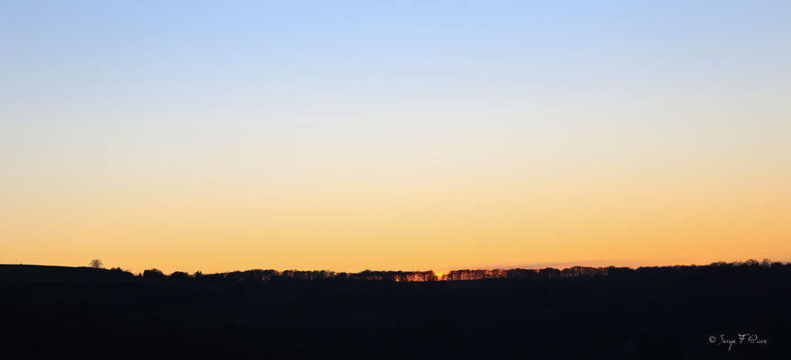 Coucher de soleil à Liournat - Commune de St Sauves d'Auvergne - Massif du Sancy - France