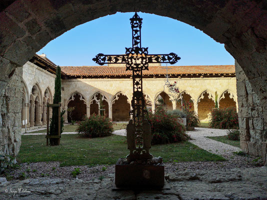 Collégiale St Pierre de La Romieu, au nord du Gers, fut fondé au XIVe s. par le Cardinal Arnaud d'Aux, personnage influent de la cour pontificale de Clément V - France - Sur le chemin de Compostelle