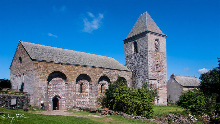 Eglise d'Aubrac - France - Sur le chemin de St Jacques de Compostelle (santiago de compostela) - Le Chemin du Puy ou Via Podiensis (variante par Rocamadour)