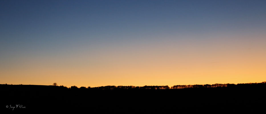 Coucher de soleil à Liournat - Commune de St Sauves d'Auvergne - Massif du Sancy - France