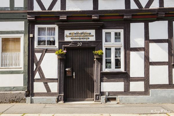 Porte de maison - Goslar - Harz - Allemagne - (ville classée au patrimoine mondial de l'UNESCO)