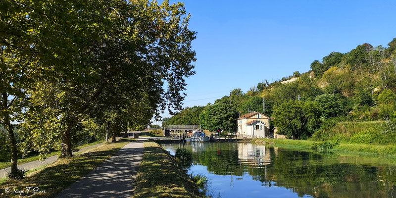 Écluse de l'Espagnette entre Moissac et Pommevic - France - Sur le chemin de Compostelle