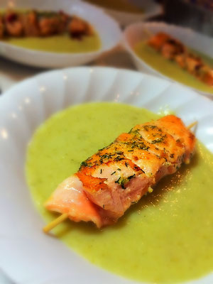 Spiedini di Salmone e Zuppa di Patate e Porri