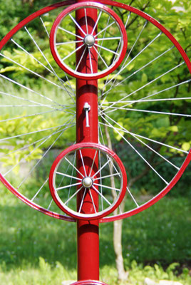 Serie große Metallobjekte: "Driving the big wheel", SOLD