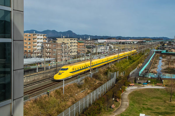 駅舎の二階より　　