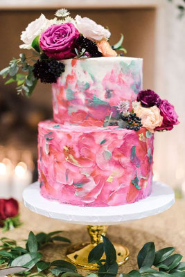 gâteau de mariage coloré