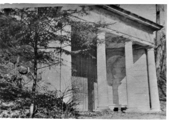 Mausoleum, neuklassich ca. 1945 