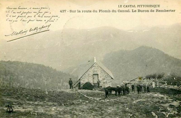 Sur la route du Plomb du Cantal, le buron de Remberter