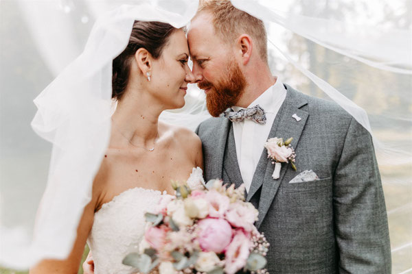 Brautpaarshooting mit dem Hochzeitsfotografen in Laubach