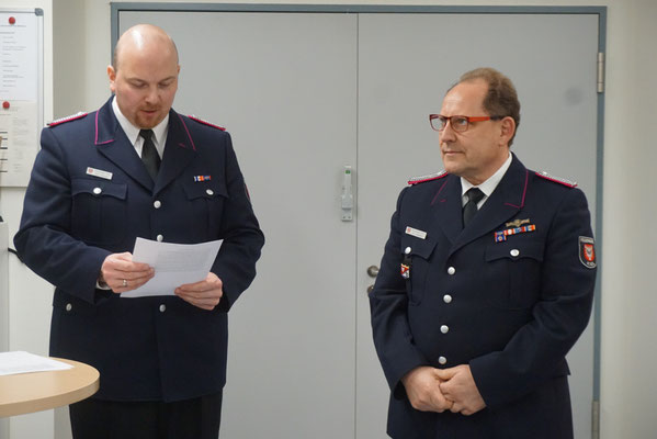 Ehrung für 40 Jahre aktive Dienstzeit: Hans-Joachim Niemann (rechts im Bild)