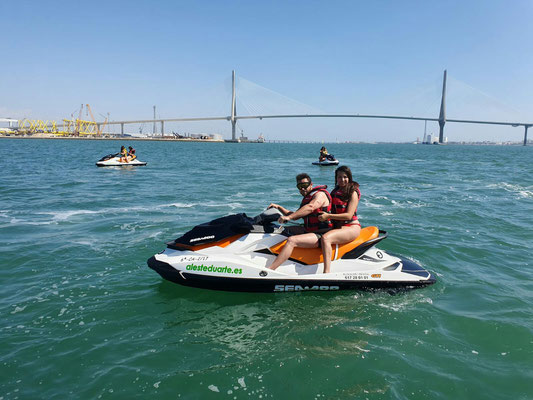 alquiler una moto acuática en Cádiz