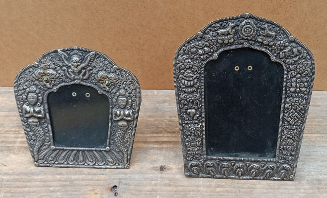 Portafotos tibetanos metal. Grande ref 38000 (15,5x12,5). Pequeño ref 380001 (11,5x11)