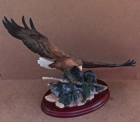 Águila marina de resina edición limitada Con certificado de autenticidad. Hecho a mano en Escocia. 50x30 alto. 