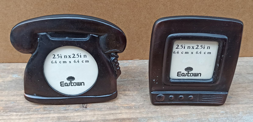 Portafotos  metal mini. Teléfono ref 36807. (6,5x6,5). Radio ref 36806 (6,5x6,5)