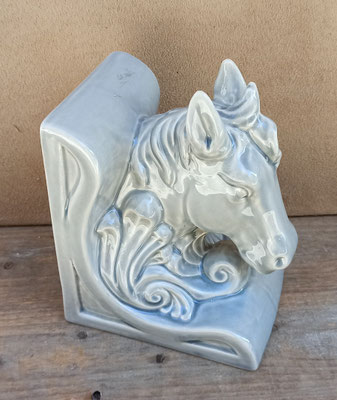 Sujetalibros caballo cerámica. Ref 317014. 16x10x14. Pareja disponible