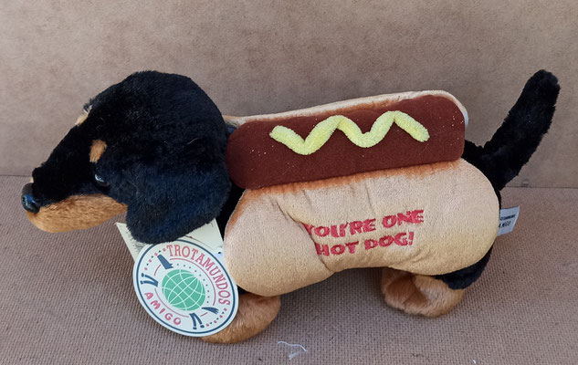 Perro salchicha de peluche. Ref 21515.  17x30