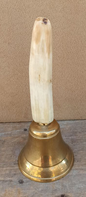 Campana de mano mango hueso. 20x8