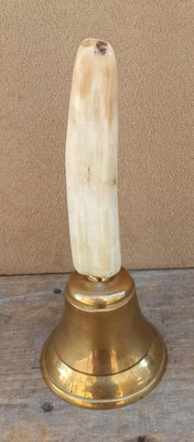 Campana de mano mango hueso. 20x8