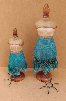 Maniquí/joyero cartón cuerda. Pequeño ref 4291 (30x10). Grande ref 4292 (43x13)