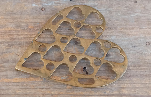 Salvamanteles metal. 18x16