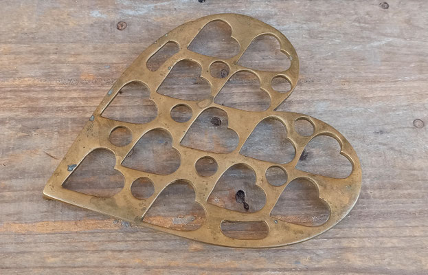 Salvamanteles metal. 18x16