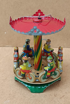 Tiovivo de hojalata colgar. Ref MM218. 8x7