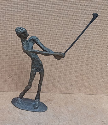 Figura golfista bronce.  Ref RC199. 28x16x5