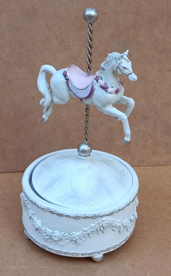 Caballito resina musical giratorio. Ref 6PR3780. 22x12