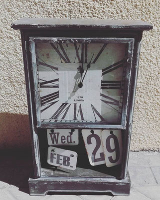 Reloj chapa con calendario de fichas manual. Ref 313188. 33x53x13