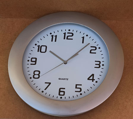 Reloj pared plástico. 35x2