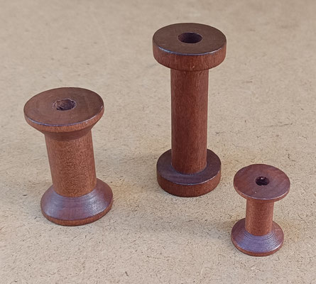 Bobinas hilo madera. Ref TM. Grande 7x3. Mediana 5x3. Pequeña 3x2. 